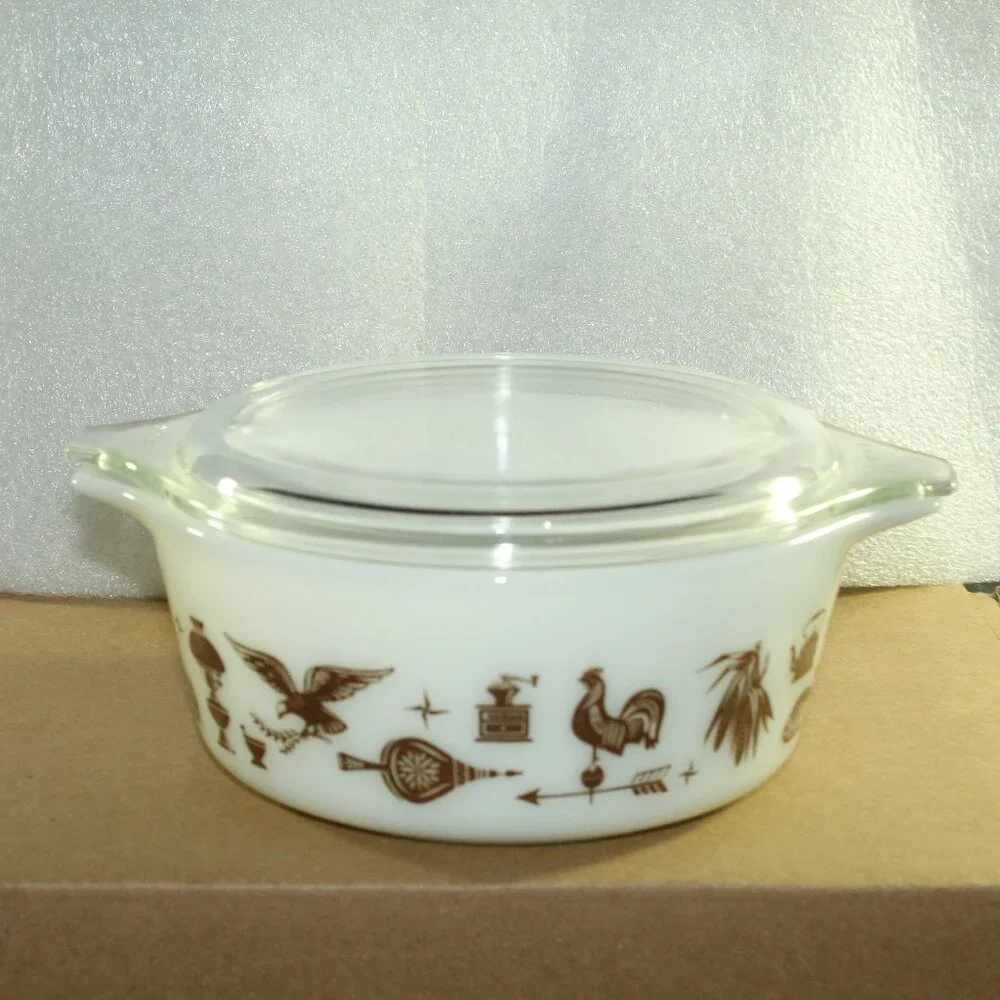 Vintage PYREX Early American #472 1.5 Pint Casserole Dish with lid
